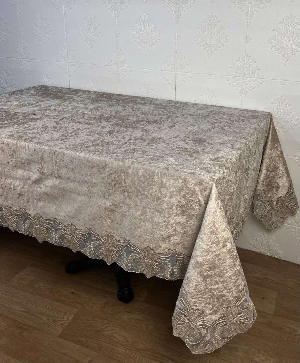 Скатертина Велюр Maison Royale 160x350 Armina Cappucino