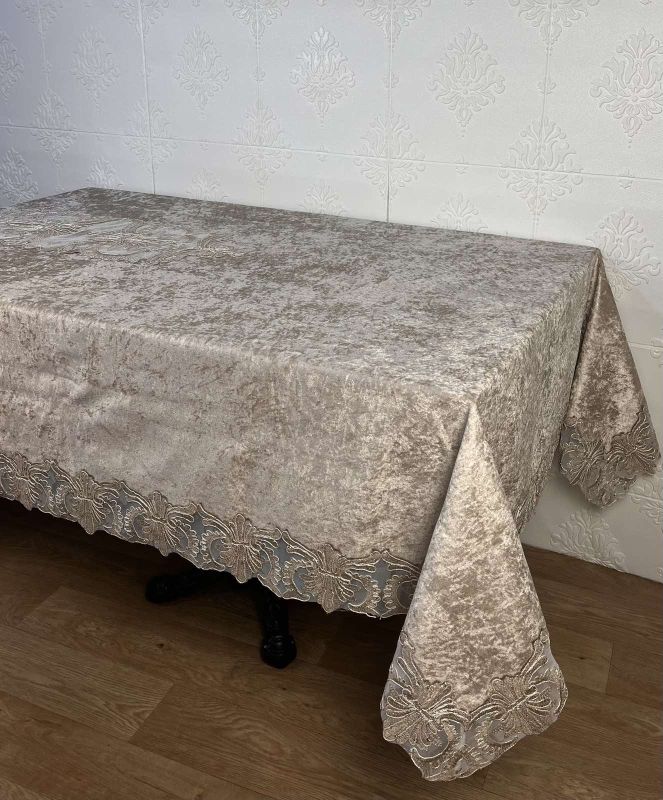 Скатертина Велюр Maison Royale 160x350 Armina Cappucino
