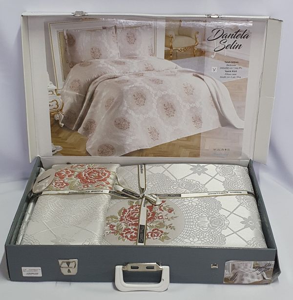 Покривало My Bed Жакард 240x260 з наволочками Dantela Bej