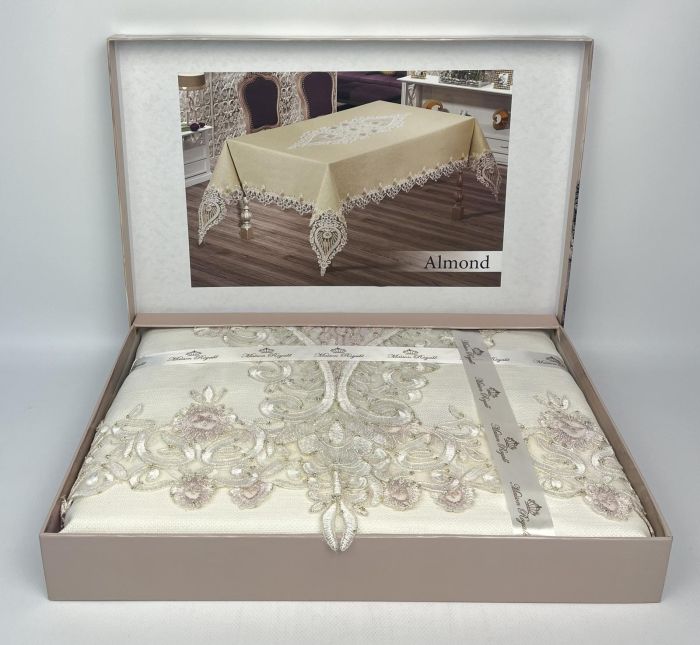 Скатертина з мереживом Maison Royale 160x350 Almond Powder