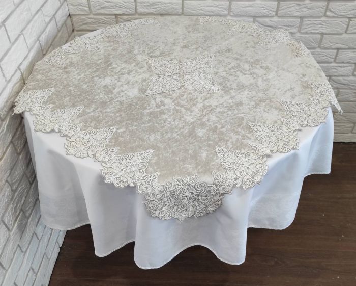 Квадрат велюровий Acme з мереживом 100*100 Quenn Cappicino