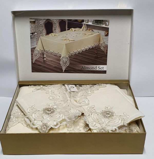 Скатертина Set Maison Royale 160x220+8 psc Almond Kahve
