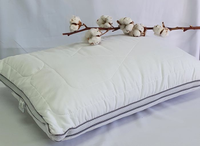 Подушка Maison D'or Coral Gold 50х70