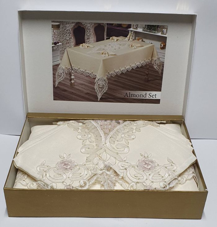 Скатертина Set Maison Royale 160x220+8 psc Almond Powder