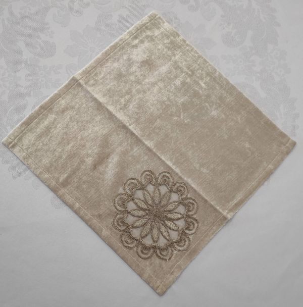 Серветка велюрова Acme з мереживом 35*35 Sahra Cappicino