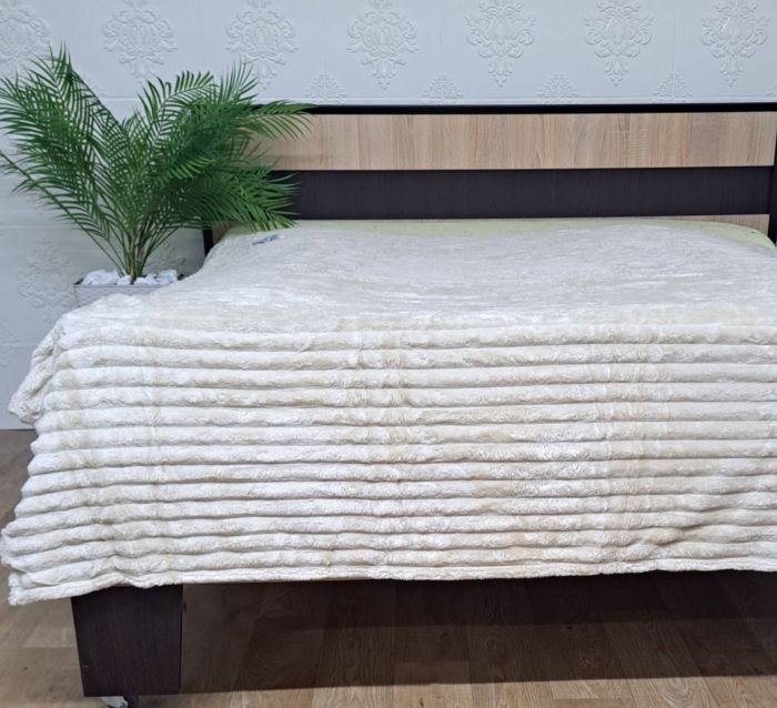 Покривало велюр 180х200  Cream (615)