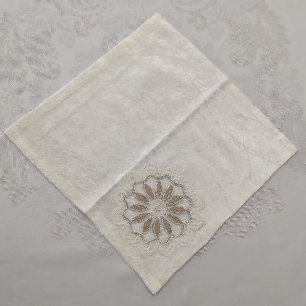 Серветка велюрова Acme з мереживом 35*35 Sahra Krem