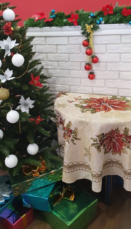 Скатертина Sagol новорічна 160Q ST-162 Kirmizi в коробці