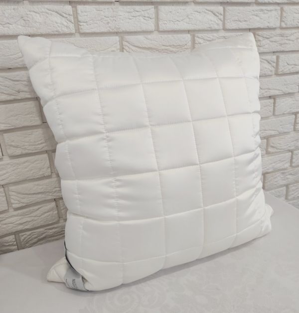 Подушка Maison D'or Silkly Soft 70х70