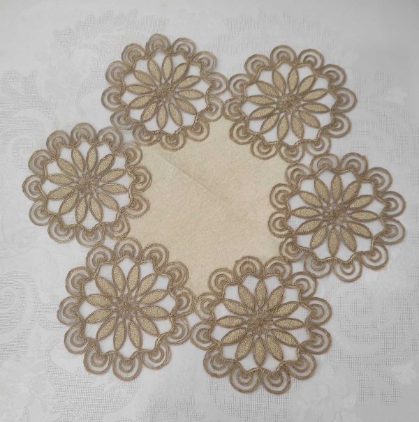 Серветка велюрова Acme з мереживом 40*40 Sahra Cappicino