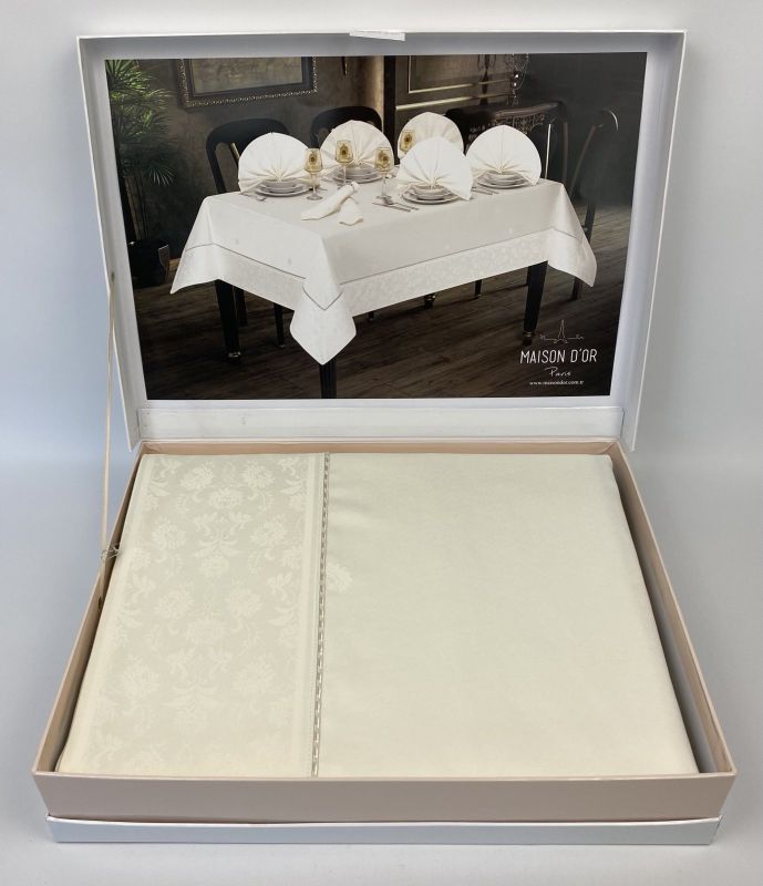 Скатертина Set Maison D'or Magnole Flower 155х270+8psc Ecru