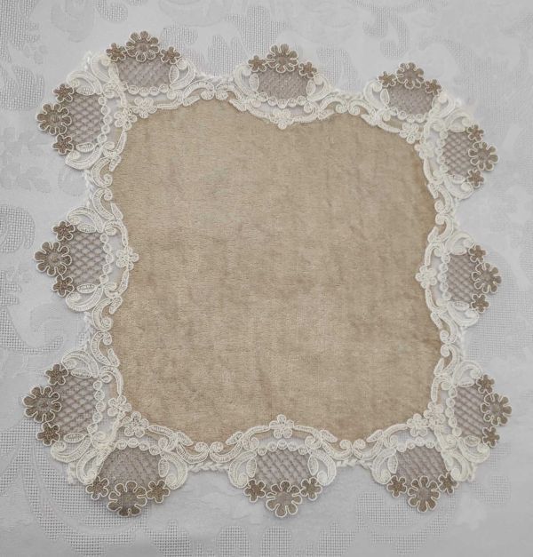Серветка велюрова Acme з мереживом 45*45 Damla Cappicino