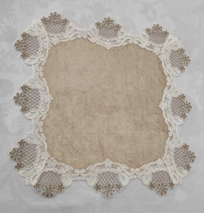 Серветка велюрова Acme з мереживом 45*45 Damla Cappicino