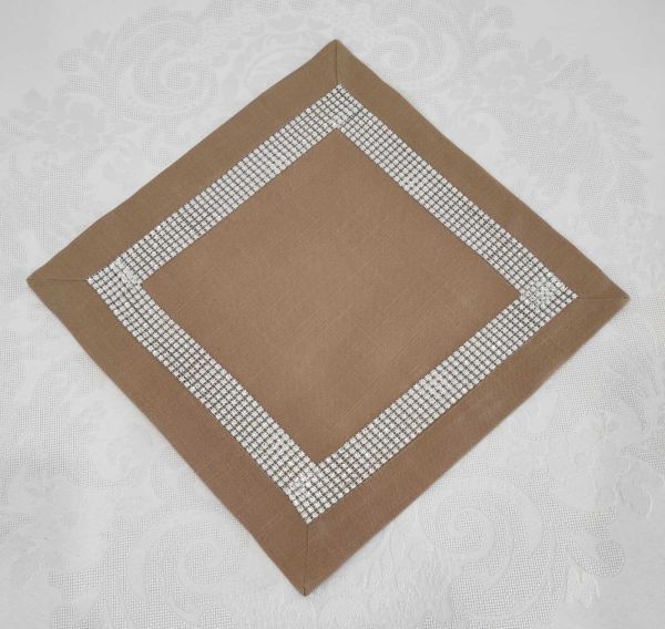 Серветка поліестер зі стразами 30*30 код 01А17 Brown