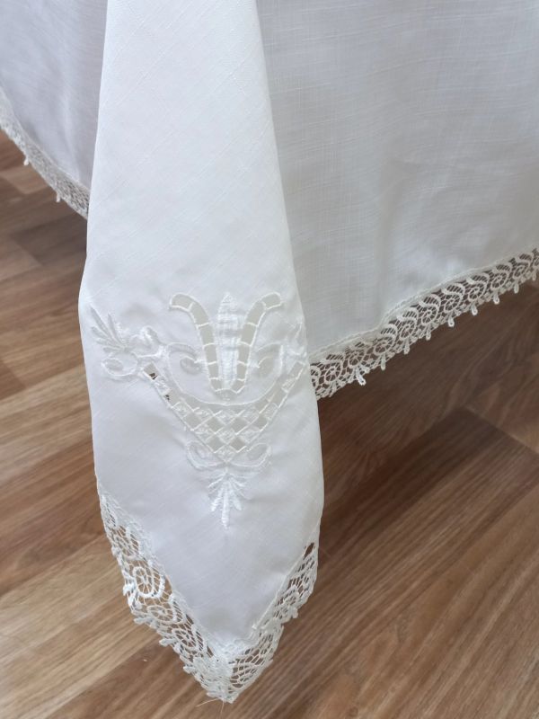 Скатертина Maison Royale льон з мереживом 160x220 Lale Cream