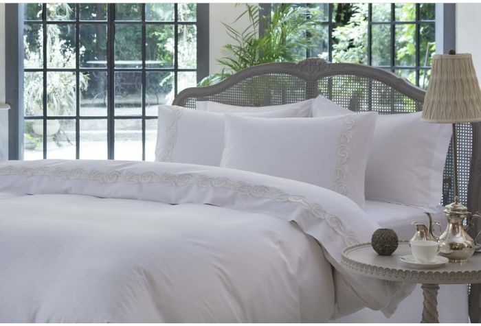 Постільна білизна Pepper Home Grace 200x220 White-Silver