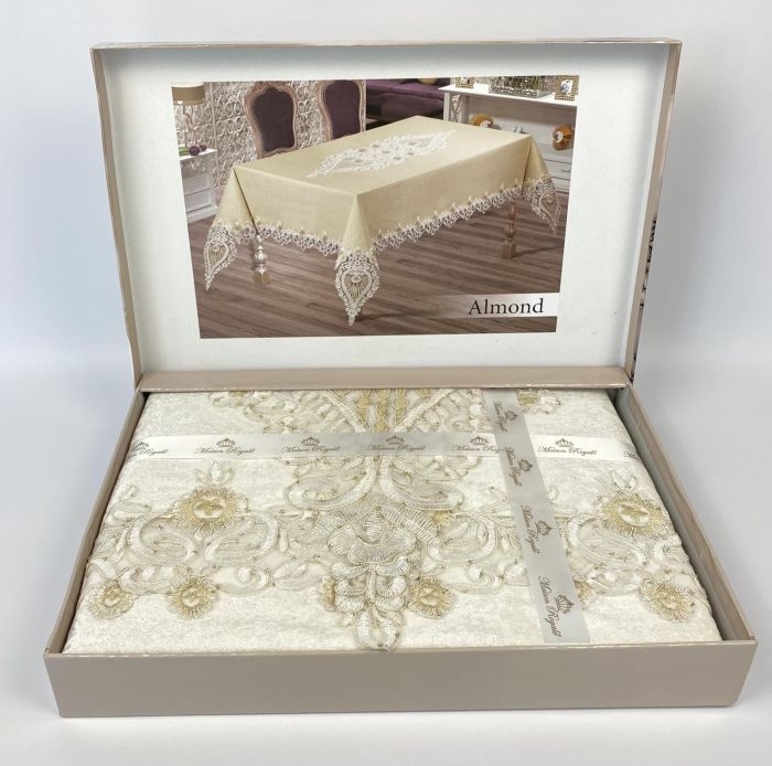 Скатертина Велюр Maison Royale 160x260 Almond Cream
