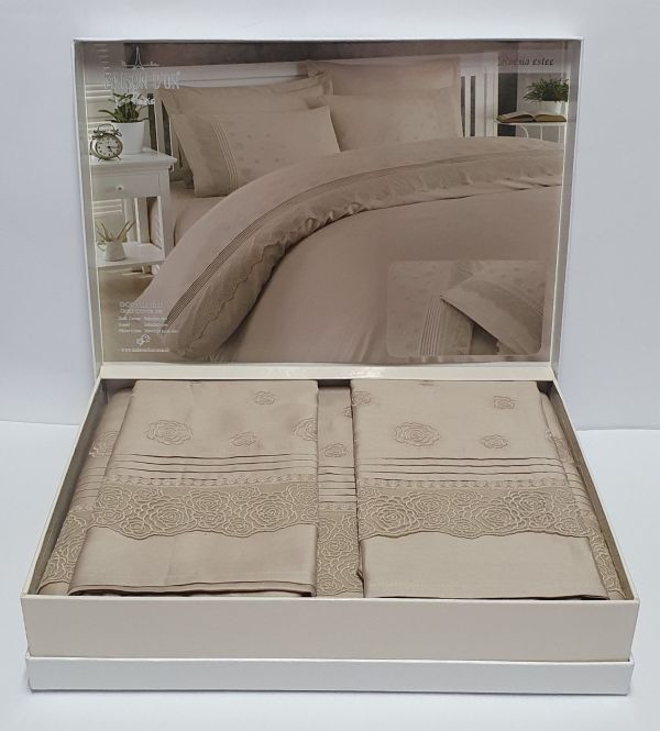 Постільна білизна Maison D'or Roesia Estee сатин з мереживом 200х220 Beige