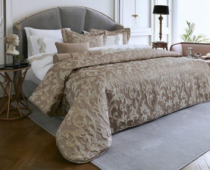 Покривало Pepper Home Clemence 270*260 Gold