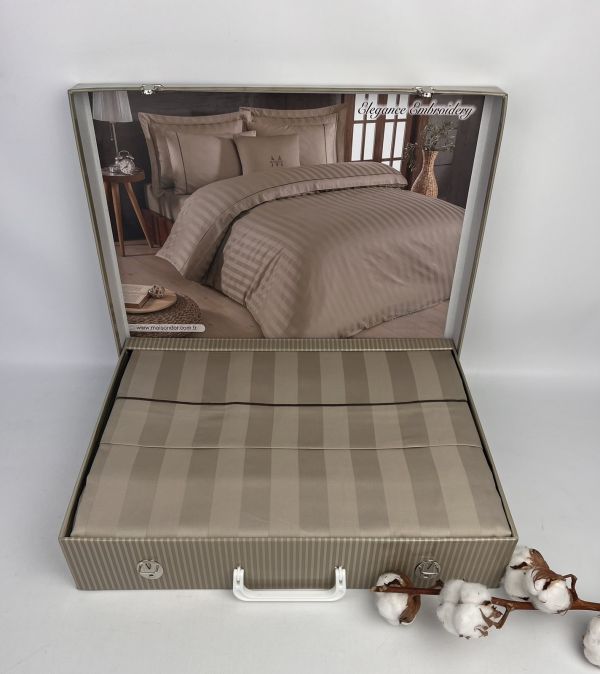 Постільна білизна Maison D'or сатин страйп 200х220 Elegance Embroidery Beige