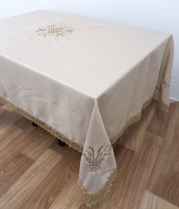 Скатертина Maison Royale льон з мереживом 160x220 Lale Cappucino