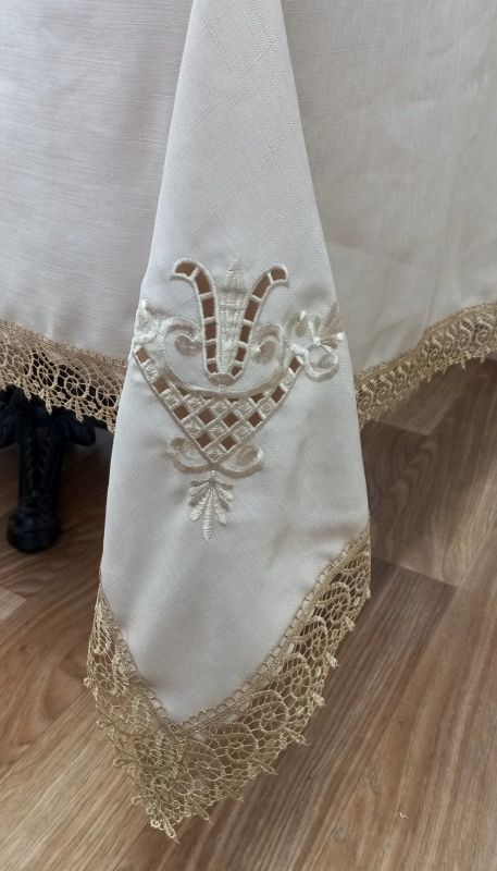 Скатертина Maison Royale льон з мереживом 160x220 Lale Cappucino
