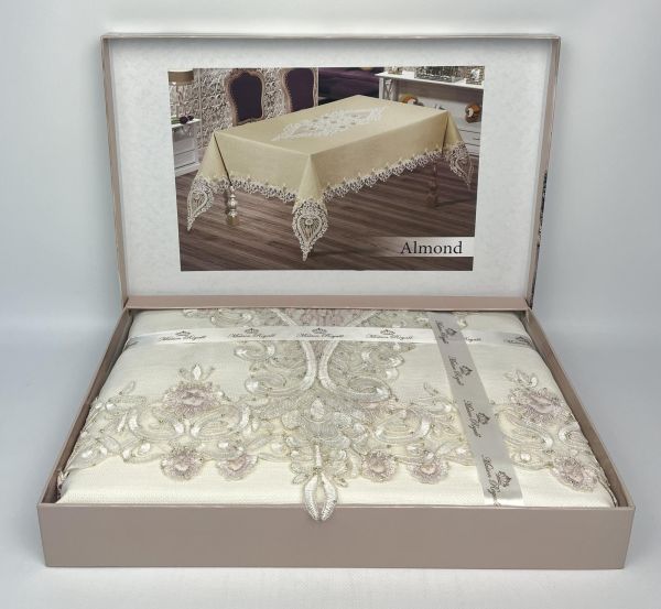 Скатертина з мереживом Maison Royale 160x260 Almond Powder