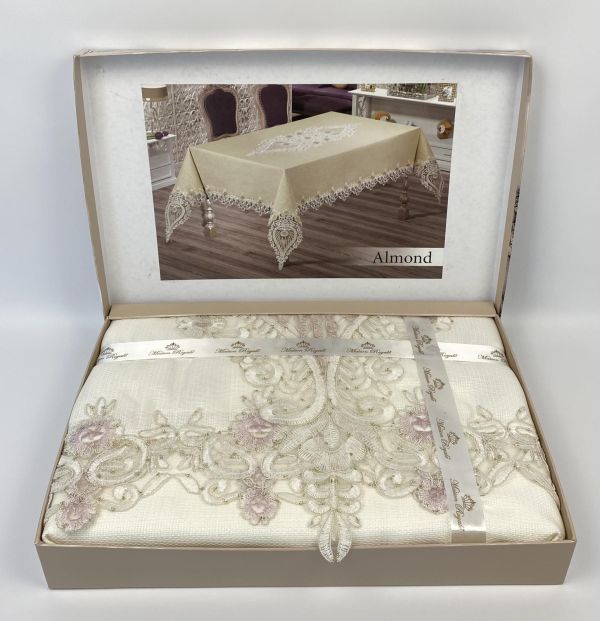 Скатертина Велюр Maison Royale 160x260 Almond Powder