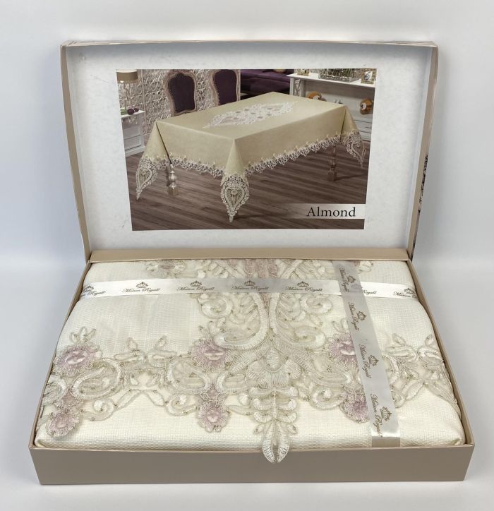 Скатертина Велюр Maison Royale 160x260 Almond Powder