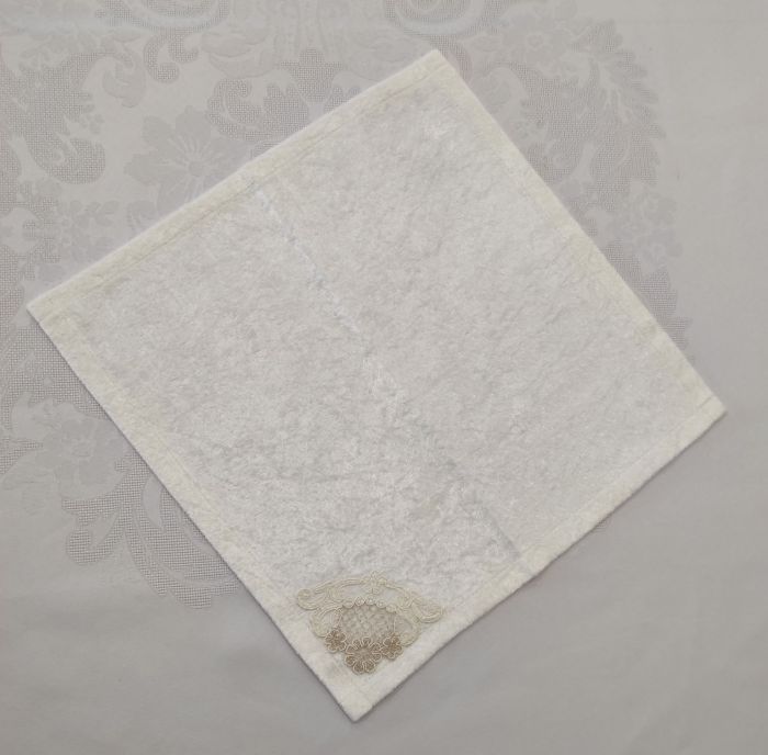 Серветка велюрова Acme з мереживом 35*35 Damla Krem