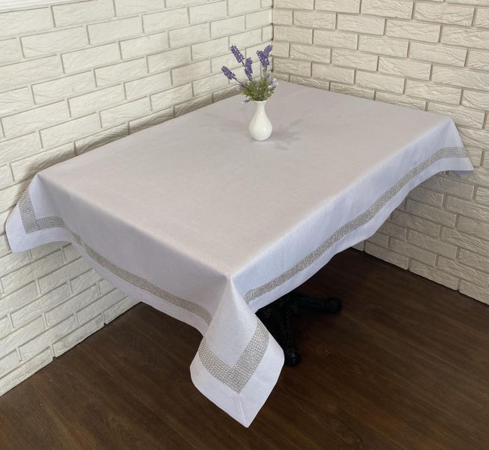 Скатертина поліестер зі стразами 110х160 код SL3039 White