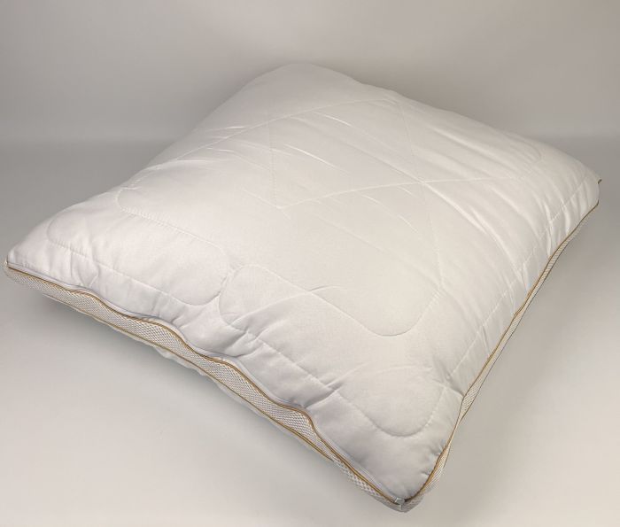 Подушка Maison D'or Coral Gold 70х70