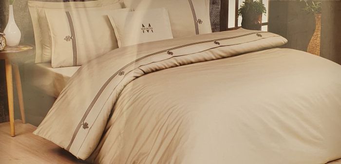 Постільна білизна Maison D'or Deluxe сатин з вишивкою 200х220 Beige-Rosa