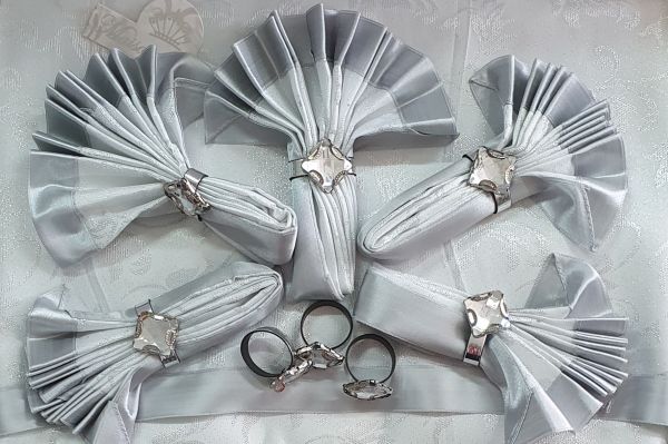 Скатертина з люрексом Kurdeleli Set Maison Royale 160x220+8 psc Grey