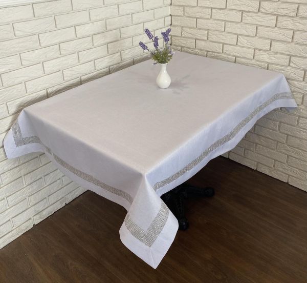 Скатертина поліестер зі стразами 150х220 код SL3039 White